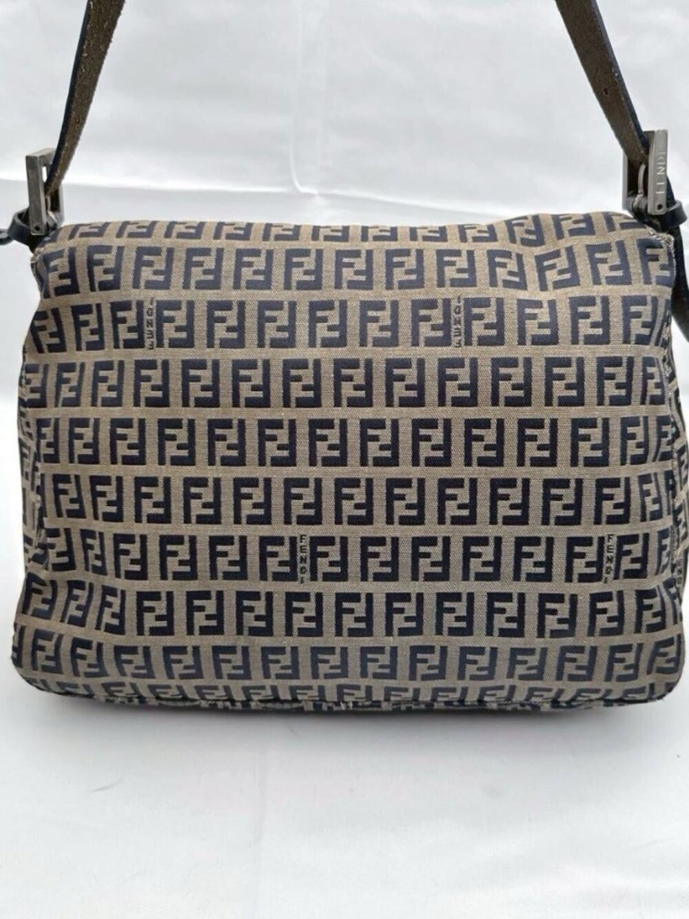 Fendi Mamma Zucca Bucket Baguette Navy Tan Flap Bag Purse Tote FF - Picture 7 of 16
